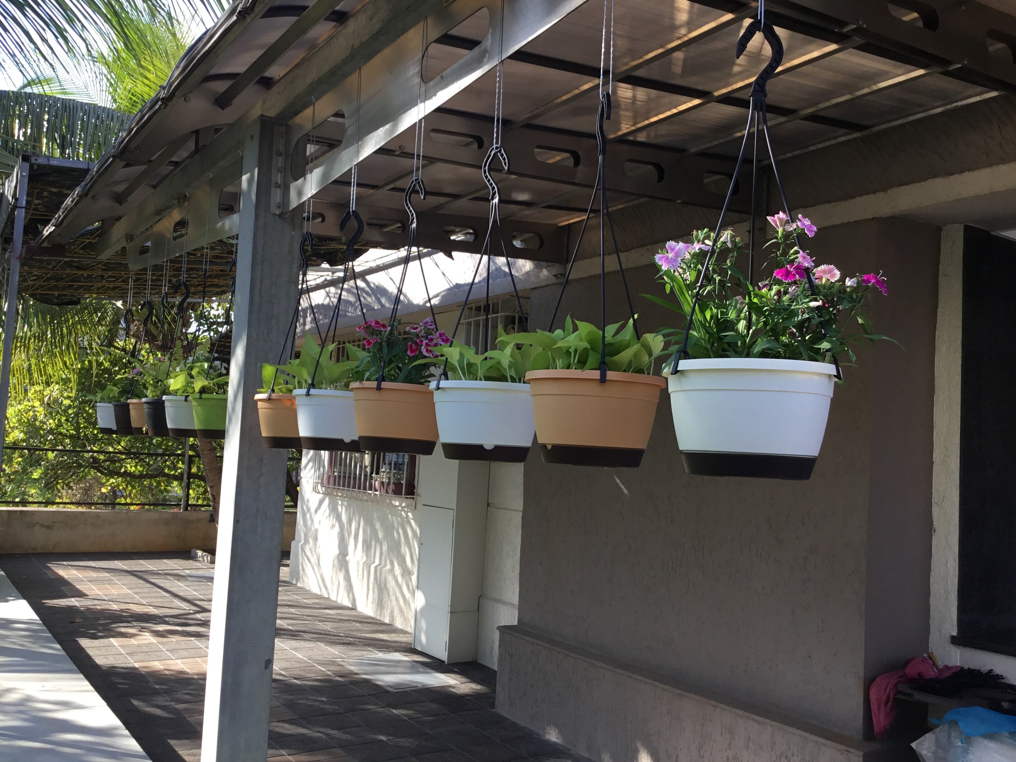 Tuka 20 Self Watering Hanging Plastic Pot