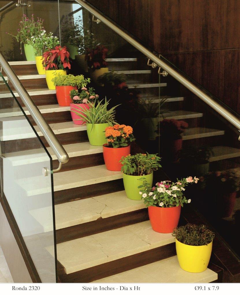 Ronda 2320 Round Plastic Pot With Self-Watering Kit
